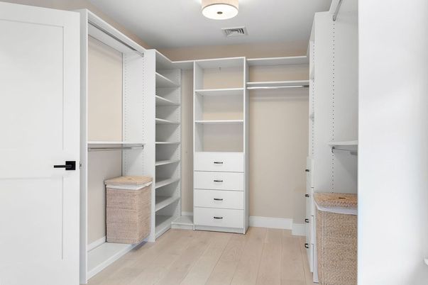 Interior, Walk-in Closets, Wood Texture Flooring