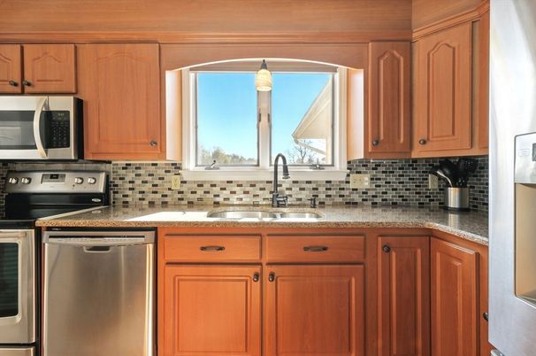 Interior, Kitchen, Pendant Lights, Stainless Steel Appliances