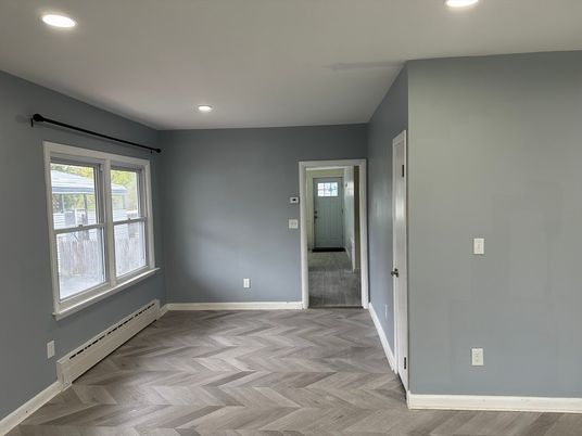 Empty room, Interior, Recessed Lighting, Wood Texture Flooring