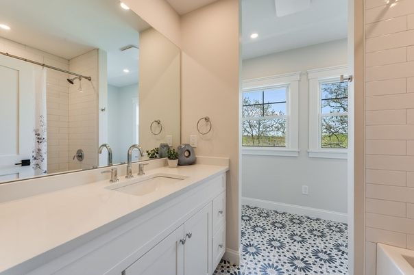 Bathroom, Dual Sink Vanities, Interior, Recessed Lighting
