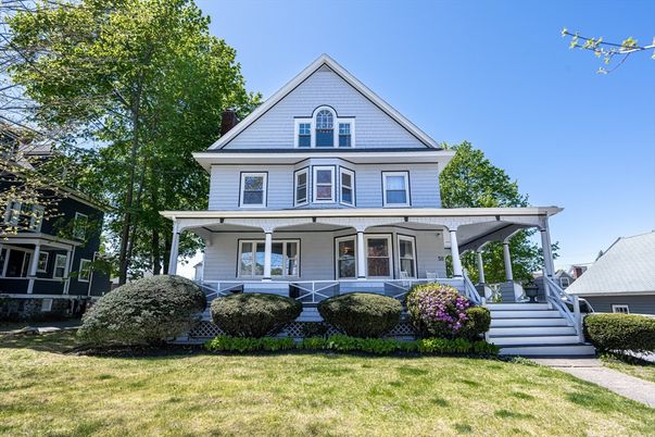 Exterior, Facade, Queen Anne Victorian