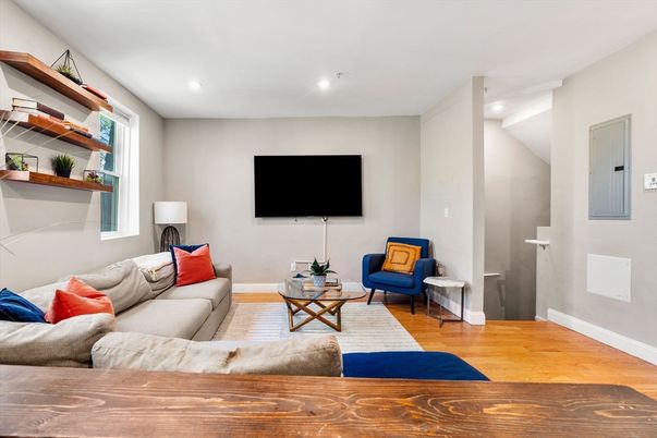 Interior, Living room, Recessed Lighting, Wood Texture Flooring