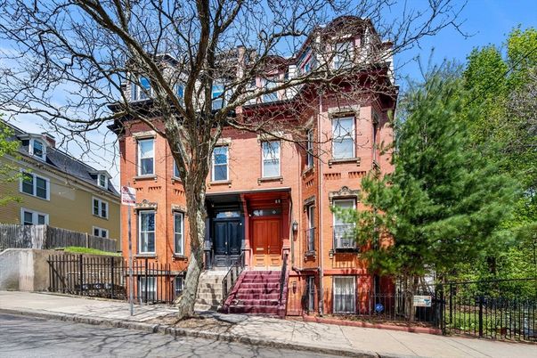 Exterior, Facade, Brick Facade, Rowhouse