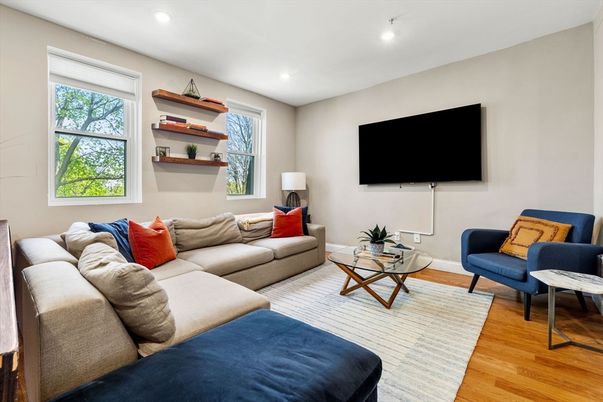 Interior, Living room, Recessed Lighting, Wood Texture Flooring