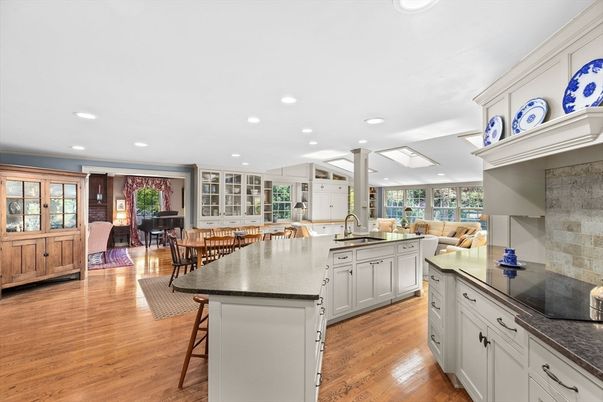 Dining room, Interior, Kitchen, Recessed Lighting, Wood Texture Flooring