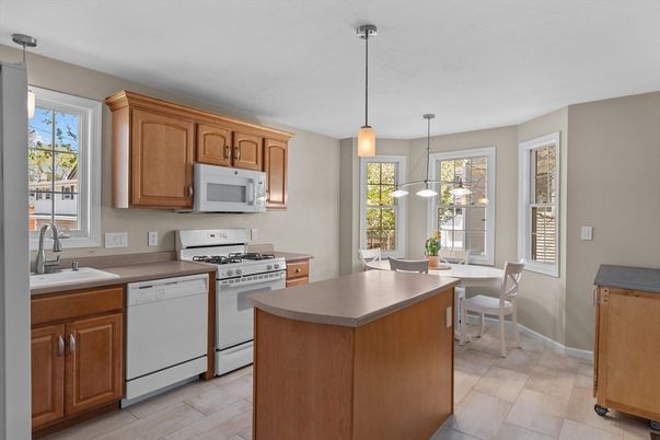 Dining room, Interior, Kitchen, Pendant Lights, Stainless Steel Appliances