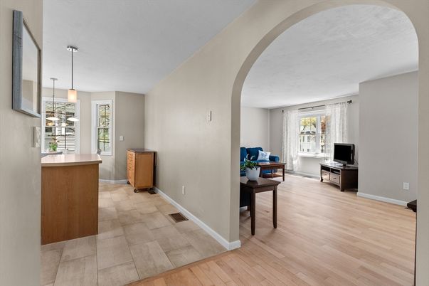 Interior, Pendant Lights, Wood Texture Flooring