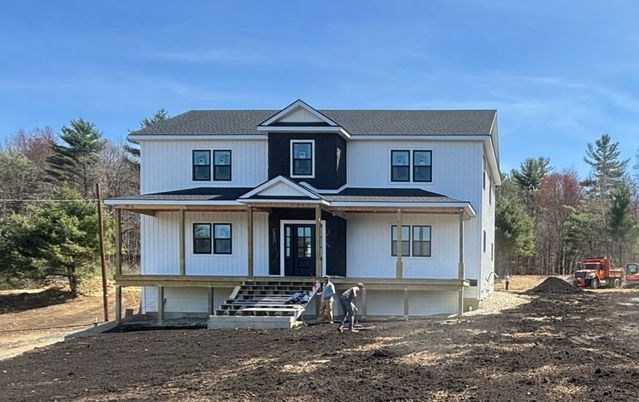Attached, Exterior, Facade, Farmhouse