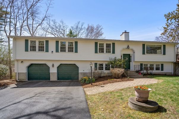 Attached, Exterior, Facade, Raised Ranch
