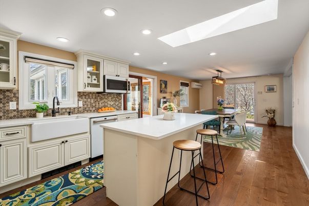 Dining room, Interior, Kitchen, Pendant Lights, Recessed Lighting, Wood Texture Flooring