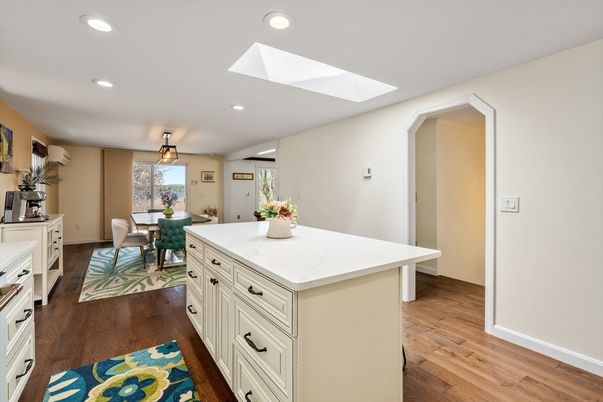Dining room, Interior, Kitchen, Pendant Lights, Recessed Lighting, Wood Texture Flooring