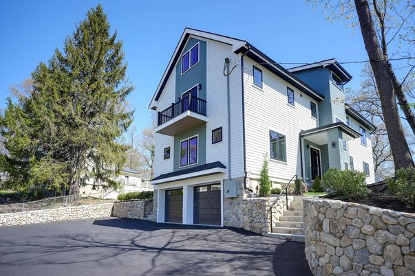 Attached, Exterior, Facade, Farmhouse