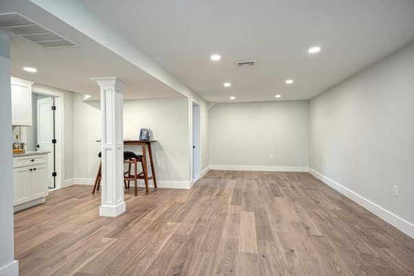 Empty room, Interior, Recessed Lighting, Wood Texture Flooring