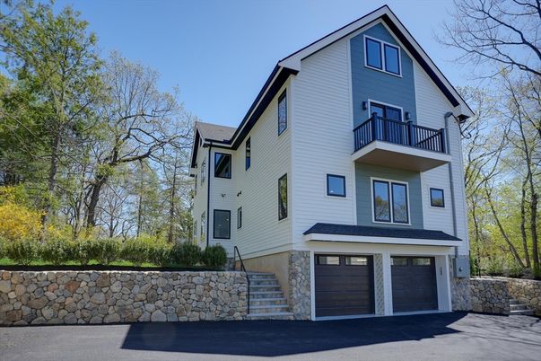 Attached, Exterior, Facade, Farmhouse