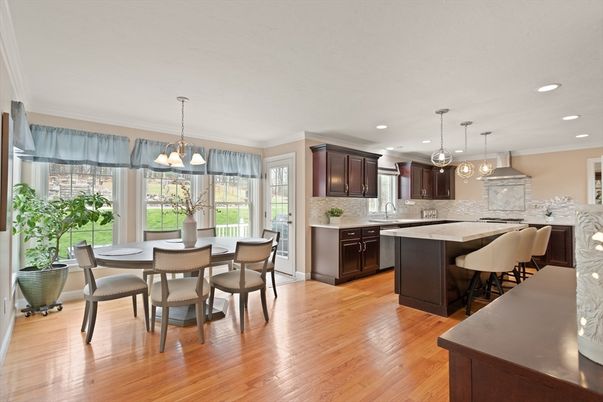 Dining room, Interior, Kitchen, Pendant Lights, Recessed Lighting, Wood Texture Flooring