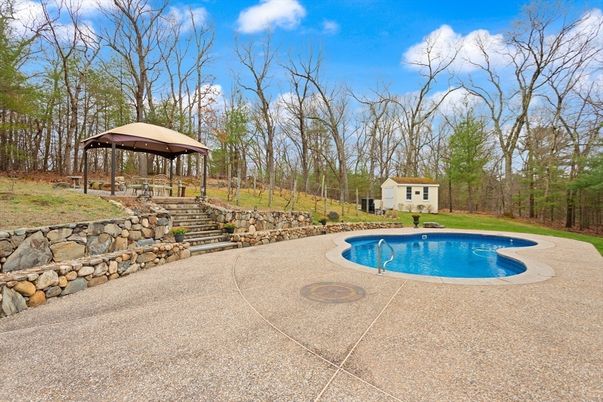 Exterior, Pool