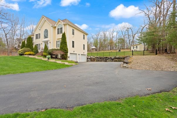 Attached, Exterior, Facade, Farmhouse
