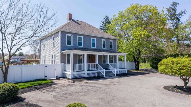 Backyard, Exterior, Facade, Queen Anne Victorian