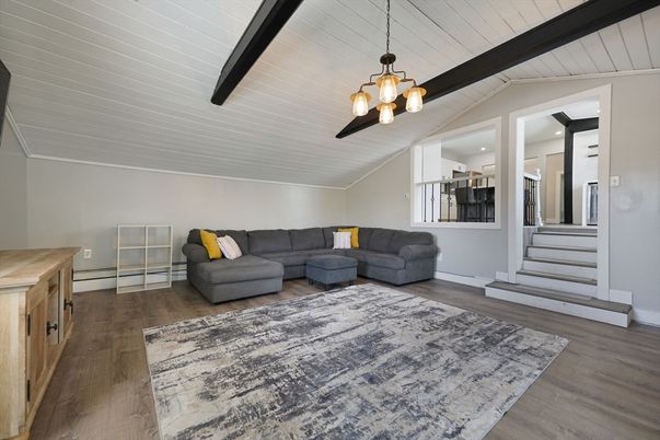 Interior, Pendant Lights, Wood Texture Flooring