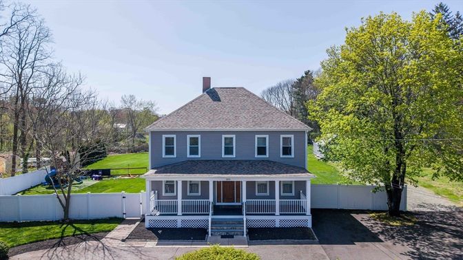 Backyard, Exterior, Facade, Queen Anne Victorian