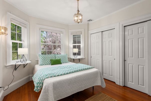 Bedroom, Interior, Pendant Lights, Wood Texture Flooring