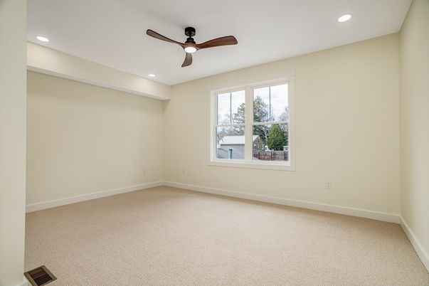 Empty room, Interior, Recessed Lighting