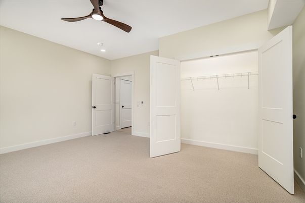 Empty room, Interior, Recessed Lighting, Walk-in Closets