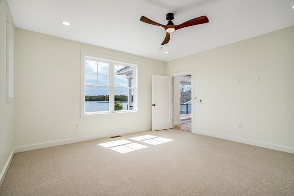 Empty room, Interior, Recessed Lighting, Water