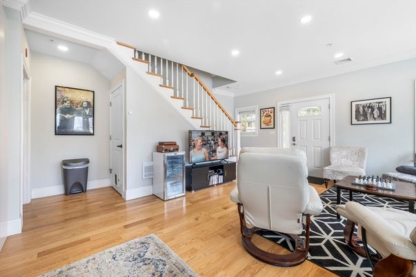 Interior, Recessed Lighting, Wood Texture Flooring