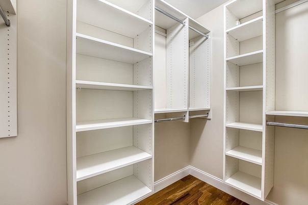 Interior, Walk-in Closets, Wood Texture Flooring
