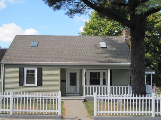 Exterior, Facade, Cape Cod