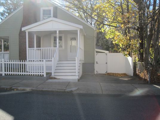 Exterior, Facade, American Craftsman