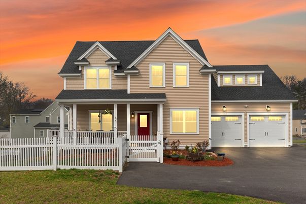 Attached, Exterior, Facade, Farmhouse