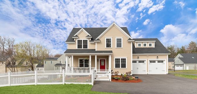 Attached, Exterior, Facade, Farmhouse