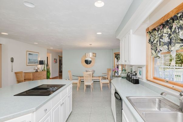 Dining room, Interior, Kitchen, Pendant Lights, Recessed Lighting