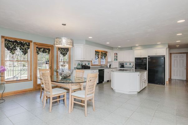 Dining room, Interior, Kitchen, Pendant Lights, Recessed Lighting