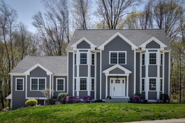 Exterior, Facade, Farmhouse