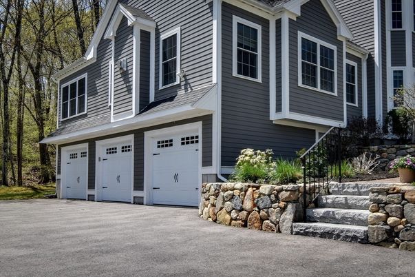 Attached, Exterior, Facade, Rowhouse