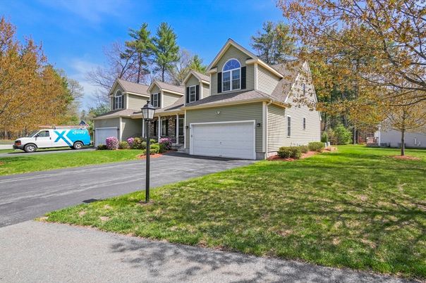 Attached, Exterior, Facade, Cape Cod