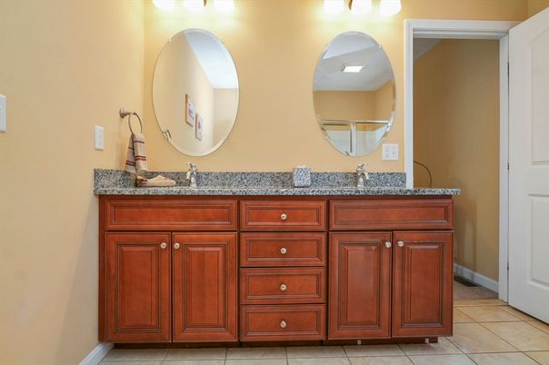 Bathroom, Dual Sink Vanities, Interior