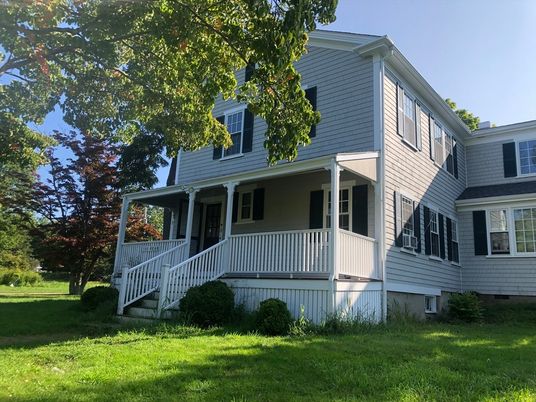 Exterior, Facade, Queen Anne Victorian