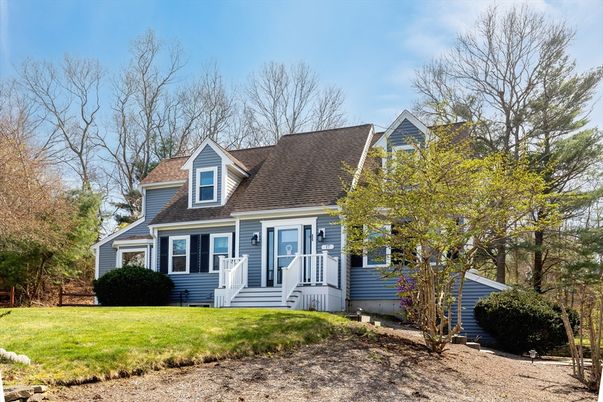 Exterior, Facade, Cape Cod