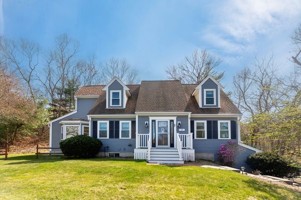 Exterior, Facade, Cape Cod