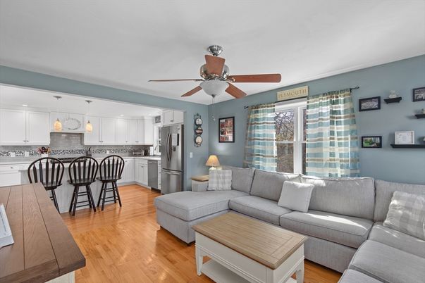 Interior, Kitchen, Living room, Pendant Lights, Stainless Steel Appliances, Wood Texture Flooring