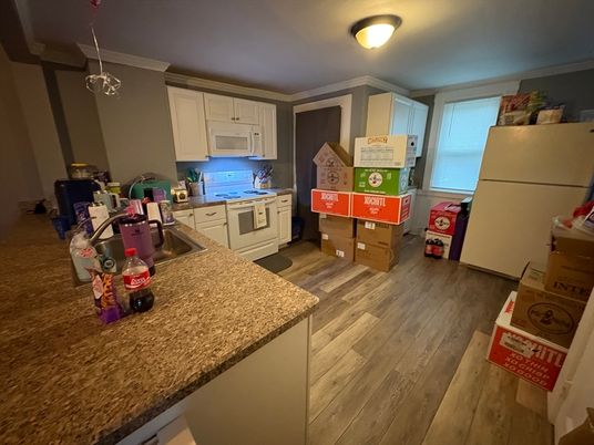 Interior, Kitchen, Pendant Lights, Wood Texture Flooring