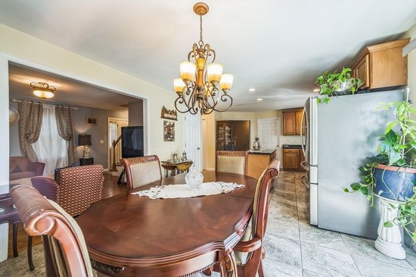 Chandelier, Dining room, Interior, Kitchen, Recessed Lighting