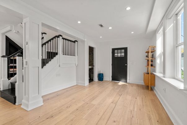 Interior, Recessed Lighting, Wood Texture Flooring
