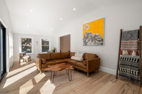 Interior, Living room, Recessed Lighting, Wood Texture Flooring