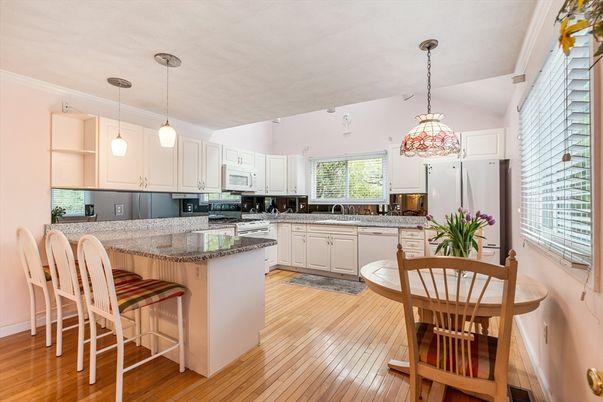 Interior, Kitchen, Pendant Lights, Wood Texture Flooring
