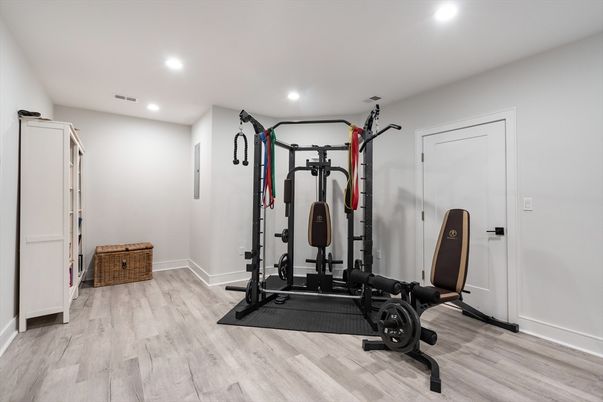 Fitness Equipment, Interior, Recessed Lighting, Wood Texture Flooring